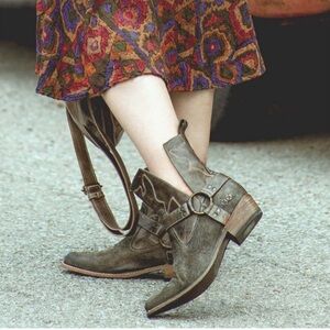 BED|STU Canada Taupe embroidered leather/suede booties sz 9.5